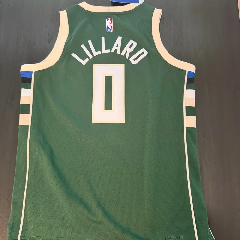 *NEW* Milwaukee Bucks #0 Damian Lillard Jersey Stitched Size m 10/12
